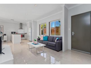 Ardross Short Stays Villa, Perth - 4