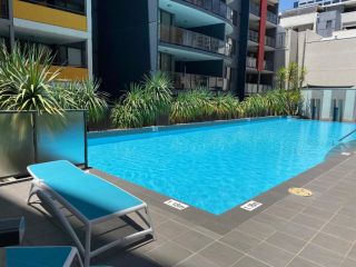 ARENA RESORT STYLE EXEC FREE NETFLIX WIFI WINE Apartment, Perth - 1