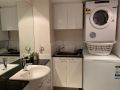 ARENA RESORT STYLE EXEC FREE NETFLIX WIFI WINE Apartment, Perth - thumb 8