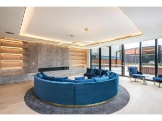Sky One Apartments by CLLIX Aparthotel, Box Hill - 4