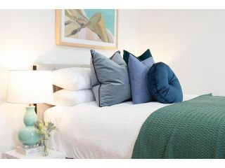 Art Deco Designer Studio in Lewisham Apartment, Sydney - 4