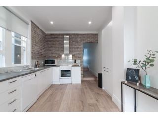 Art Deco Mosman Dream-Minutes Drive to Balmoral Apartment, Sydney - 3