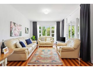 Artist's Cottage - Cosy Home in Quiet Leafy Street Guest house, Toowoomba - 1