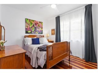 Artist's Cottage - Cosy Home in Quiet Leafy Street Guest house, Toowoomba - 5