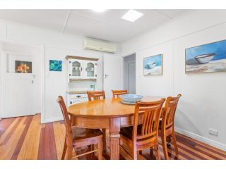 Artist's Cottage - Cosy Home in Quiet Leafy Street Guest house, Toowoomba - 4