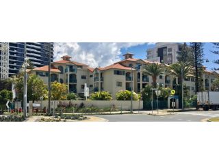 CHA Private Apts Aruba Beach Apartment, Gold Coast - 3