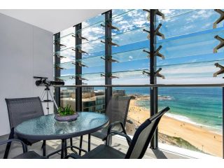 Astra Apartments Newcastle Beach Apartment, Newcastle - 2