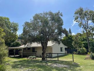 At Melaleuca 3 Guest house, Point Lookout - 2