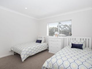 Augusta Place 10 Unit 8 Mollymook Guest house, Mollymook - 5