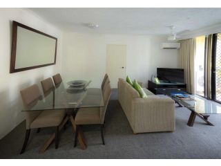 Aussie Resort Hotel, Gold Coast - 4