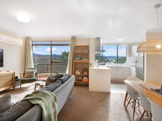 Avalanche 6 - Sophisticated style &modern comfort with a central location Apartment, Jindabyne - 1