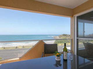 Avalon 2- uninterrupted views- almost on the beach! Apartment, Yamba - 2