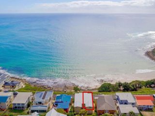 Avalon 4 - right across the road from convent beach - uninterrupted views Apartment, Yamba - 1
