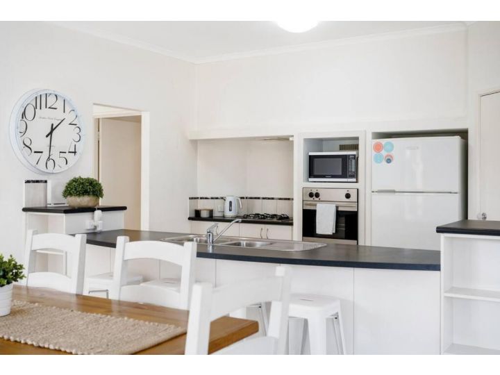 Avalon Beach Escape ~ Family Favourite with Wifi Guest house, Wannanup - imaginea 7