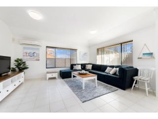 Avalon Beach Escape ~ Family Favourite with Wifi Guest house, Wannanup - 4