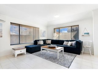 Avalon Beach Escape ~ Family Favourite with Wifi Guest house, Wannanup - 3
