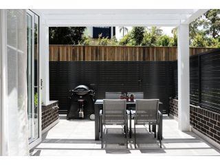 AVON7S - Premium 3 Bed Family Townhouse - Parking - BBQ area Apartment, New South Wales - 1