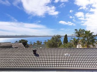 Away @ Nelson Bay, 29 Wollomi Ave - Incredible Water Views, Pet Friendly, WIFI & Aircon Guest house, Nelson Bay - 1