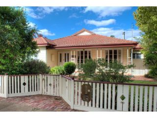 Ayr House - Echuca Holiday Homes Guest house, Echuca - 2