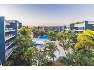 Azzura Greens Resort Hotel, Gold Coast - 2