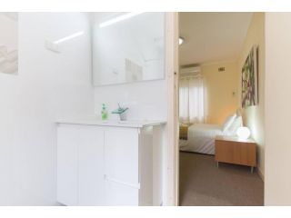 Broadway 5 Crawley Apartment Apartment, Perth - 4