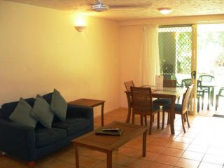 Baden 29 - Rainbow Shores, Air conditioned, Ground Floor, Walk to Beach, Pool Guest house, Rainbow Beach - 4