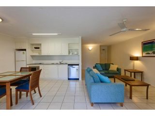 Baden 50 - Rainbow Shores, Swimming pool, walk to beach, tropical surroundings Guest house, Rainbow Beach - 4