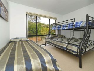 'Bagnall Views' 2/161 Government Rd - Stylish & modern duplex across the road to the waters edge Guest house, Nelson Bay - 5