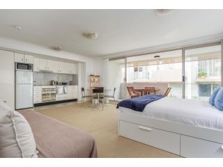 Balcony Studio in Heart of Manly Dining and Shops Apartment, Sydney - 1