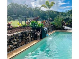 Bali Ahn Acreage 3 minutes to town Pool AirCon Wifi Guest house, Queensland - 2