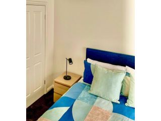 Ballarat CBD Accommodation 2 Bd Townhouse Talbot Terrace Guest house, Ballarat - 3