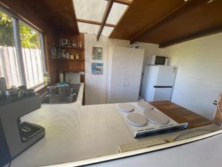 Bargara Beach Hideaway Pet Friendly accomodation Apartment, Bargara - 3