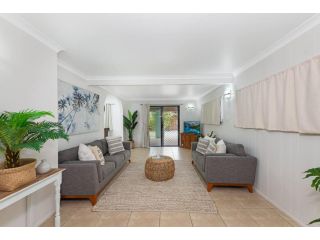 Bargara beachfront Unit - dog friendly Apartment, Bargara - 5