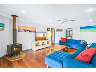 Barny's - Rainbow Beach - Fantastic beach house in the perfect spot, Pets Welcome, Wi-Fi Guest house, Rainbow Beach - 1