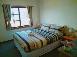 Baudins Accommodation Hotel, King Island - 2