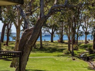 28 'Bay Parklands', 2 Gowrie Ave - pool, tennis + stunning views Apartment, Shoal Bay - 2