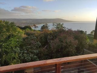 Bay views on Acreage Family Home Orchard Guest house, Mount Martha - 3