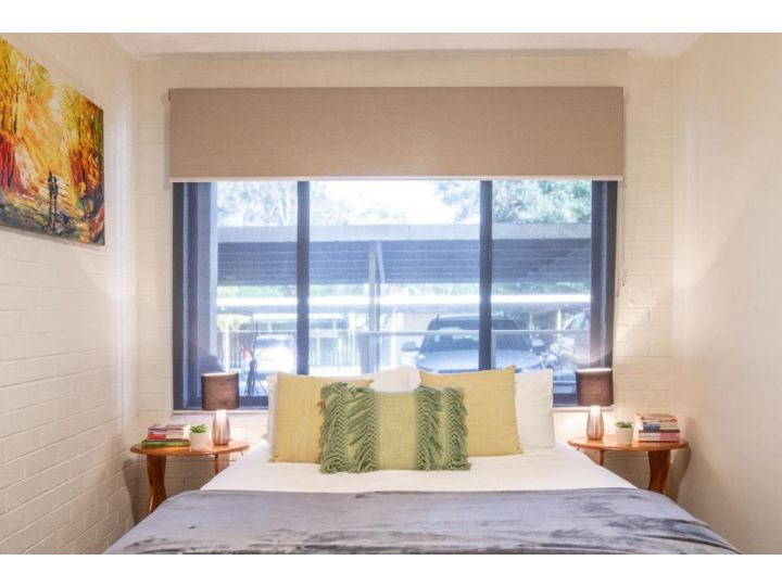 Bayfront Getaway Unit with Stunning Views Apartment, Batehaven - imaginea 9