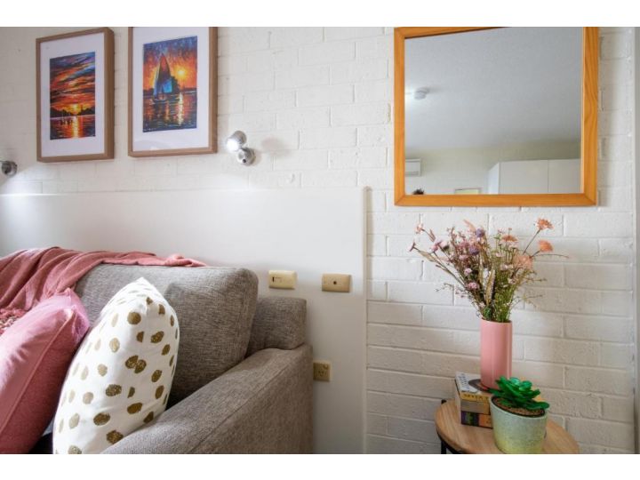 Bayfront Getaway Unit with Stunning Views Apartment, Batehaven - imaginea 3