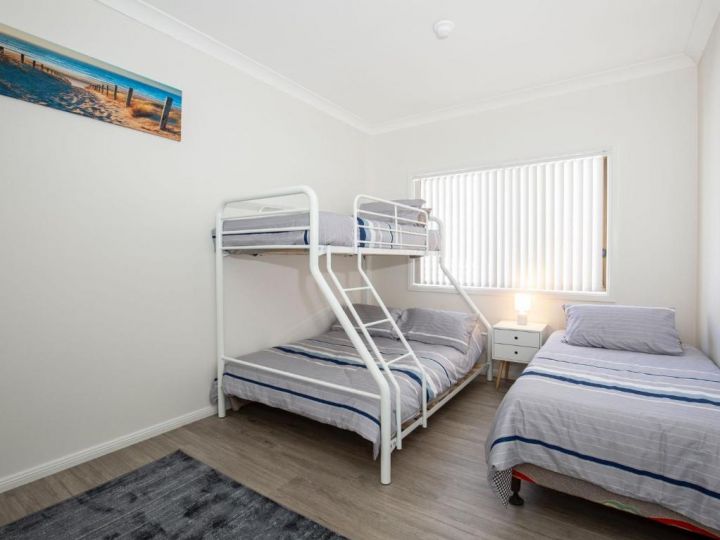 Bayview - Absolute Waterfront with Jetty - 5 Mins to Hyams Beach Guest house, Erowal Bay - imaginea 8