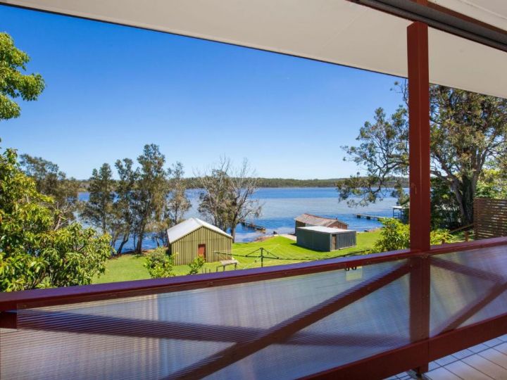 Bayview - Absolute Waterfront with Jetty - 5 Mins to Hyams Beach Guest house, Erowal Bay - imaginea 17