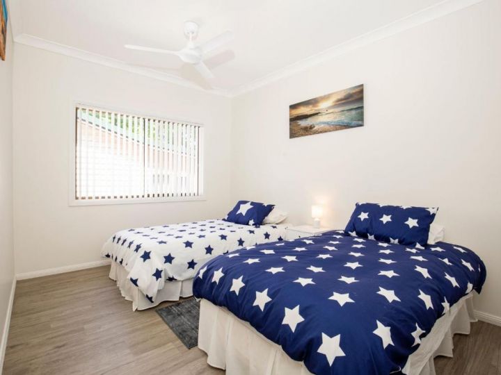 Bayview - Absolute Waterfront with Jetty - 5 Mins to Hyams Beach Guest house, Erowal Bay - imaginea 7