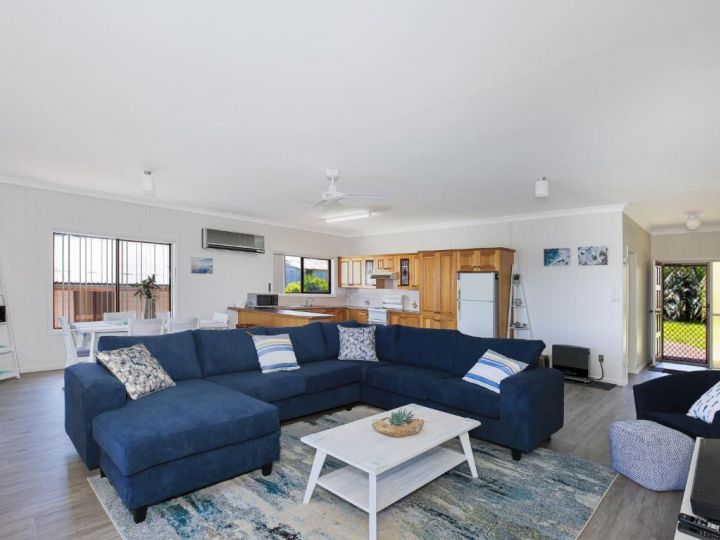 Bayview - Absolute Waterfront with Jetty - 5 Mins to Hyams Beach Guest house, Erowal Bay - imaginea 1