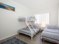 Bayview - Absolute Waterfront with Jetty - 5 Mins to Hyams Beach Guest house, Erowal Bay - thumb 8