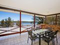 Bayview - Absolute Waterfront with Jetty - 5 Mins to Hyams Beach Guest house, Erowal Bay - thumb 4