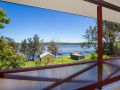 Bayview - Absolute Waterfront with Jetty - 5 Mins to Hyams Beach Guest house, Erowal Bay - thumb 17