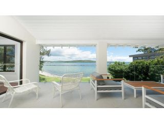 Baywatch - Beachfront Bliss Executive Home Guest house, Soldiers Point - 2