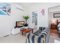 Beach Beauty with Stunning Views, Great Location Apartment, Rosebud - thumb 9