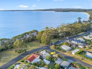 Beach Break at Hyams Beach 4pm Check Out Sundays Guest house, Hyams Beach - 2