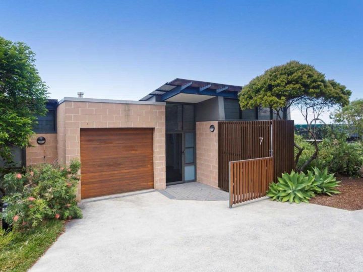 Beach House 7' 26 One Mile Close - air conditioned, wifi, foxtel, linen Guest house, Anna Bay - imaginea 16